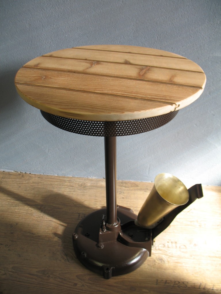 Petite table de bar